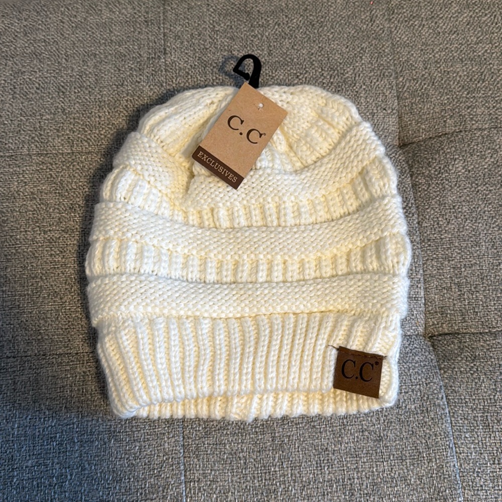 NWT cream colored winter knit hat